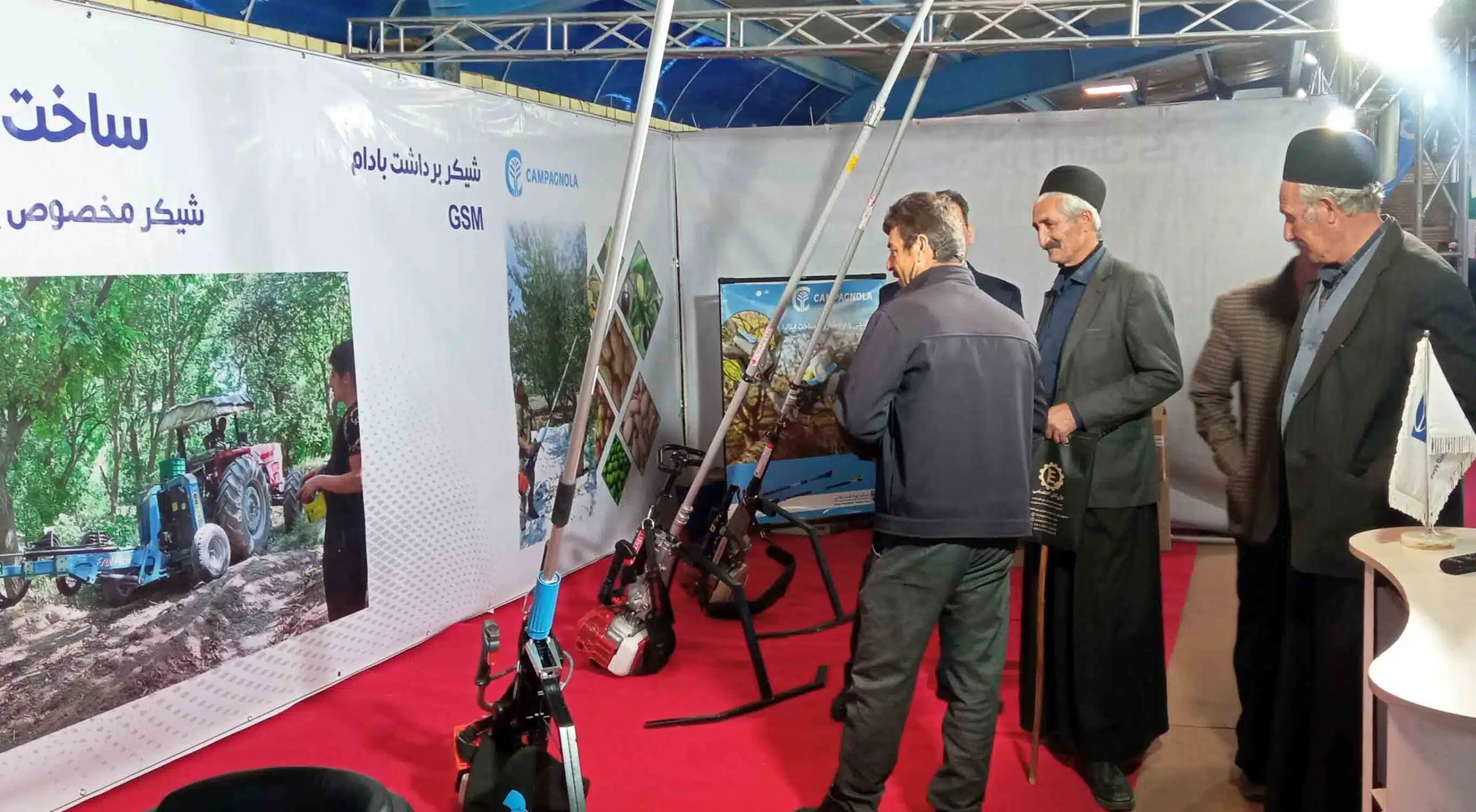 حضور شرکت پویا گندم طلایی در نمایشگاه تخصصی صنعت کشاورزی شهرکرد آذر ماه 1402 3 حضور شرکت پویا گندم طلایی در نمایشگاه تخصصی صنعت کشاورزی شهرکرد آذر ماه 1402