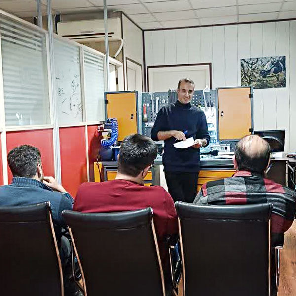 اولین دوره آموزش جامع تعمیرات قیچی هرس الکتریکی برگزار شد